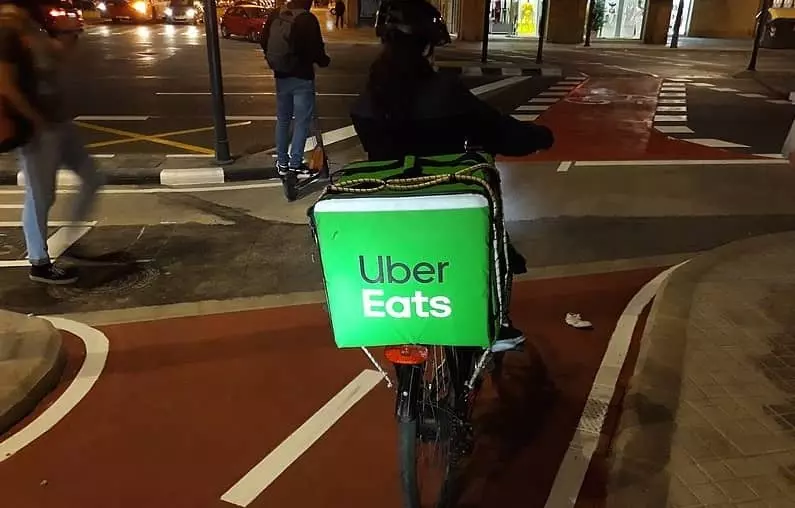 Which is better to work for Doordash or Uber Eats
